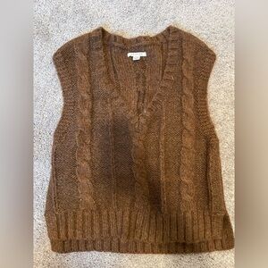 American Eagle Outfitters Brown Cable Knit V‑Neck Sweater Vest